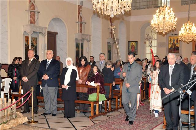 ترأس راعي أبرشية صيدا ودير القمر للروم الملكيين الكاثوليك المطران ايلي حداد في كاتدرائية القديس نيقولاوس في صيدا قداساً لراحة نفس الراهب المخلصي ( الأكسرخوس ) الأب حبيب كويتر - شقيق المطران جورج كويتر - والذي غيبه الموت الأربعاء الماضي في أوتاوا &ndash;كندا عن عمر ناهز الخامسة والثمانين . نصوير وليد عنتر