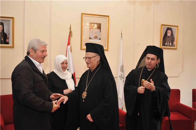 ترأس راعي أبرشية صيدا ودير القمر للروم الملكيين الكاثوليك المطران ايلي حداد في كاتدرائية القديس نيقولاوس في صيدا قداساً لراحة نفس الراهب المخلصي ( الأكسرخوس ) الأب حبيب كويتر - شقيق المطران جورج كويتر - والذي غيبه الموت الأربعاء الماضي في أوتاوا &ndash;كندا عن عمر ناهز الخامسة والثمانين . نصوير وليد عنتر