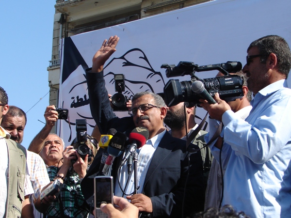 لبت حشود غفيرة من جمهور التنظيم الشعبي الناصري نداء الدكتور أسامة سعد فنزلوا عند العاشرة من صباح اليوم إلى ساحة النجمة في صيدا وشاركوا في الاعتصام ضد الغلاء والحكومة