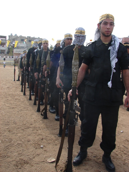 اقامت حركة فتح عرض عسكري ضخم بمناسبة الذكرى السنوية لانطلاقتها وشكل هذا العرض من مجموعة وحدات بقيادة العميد منير المقدح والقائد اللينو والقائد ابو عرب,حيث تضمن الحفل عروضات من حملة اسلحة قذائف ال B7 ورشاشات الكلشينكوف 