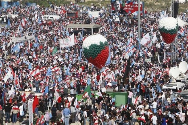حشود على مساحة العاصمة شاركت في ذكرى اغتيال الرئيس رفيق الحريري مصدر الصور اي بي 