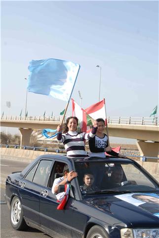 صيدا عبرت عن وفائها لإبنها الشهيد رفيق الحريري تصوير وليد عنتر