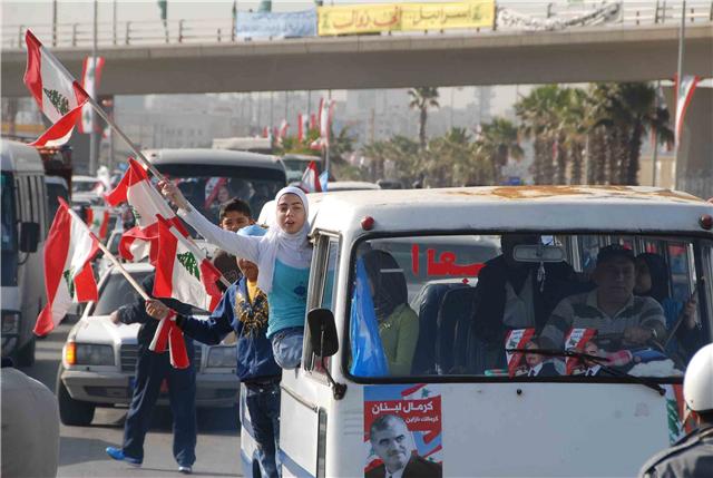 صيدا عبرت عن وفائها لإبنها الشهيد رفيق الحريري تصوير وليد عنتر