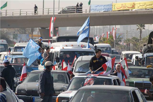 صيدا عبرت عن وفائها لإبنها الشهيد رفيق الحريري تصوير وليد عنتر
