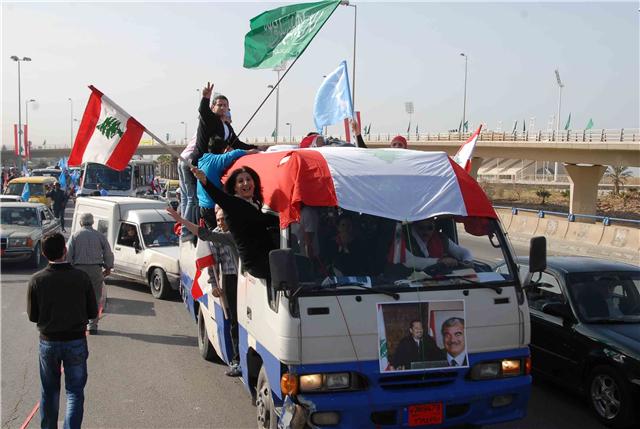 صيدا عبرت عن وفائها لإبنها الشهيد رفيق الحريري تصوير وليد عنتر