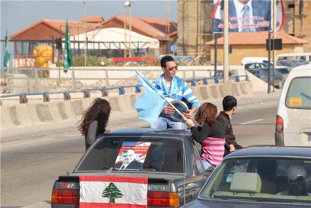 صيدا عبرت عن وفائها لإبنها الشهيد رفيق الحريري تصوير وليد عنتر