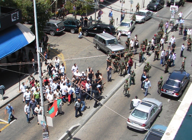 تحول شارع رياض الصلح في صيدا ظهر اليوم إلى ثكنة عسكرية بعد حصول تلاسن كاد يؤدي إلى اشتباكات بالأيدي لولا تدخل الجيش اللبناني    تصوير هلال حبلي