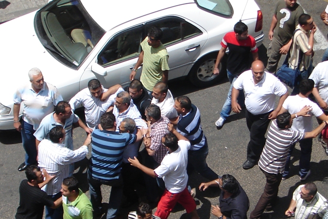 تحول شارع رياض الصلح في صيدا ظهر اليوم إلى ثكنة عسكرية بعد حصول تلاسن كاد يؤدي إلى اشتباكات بالأيدي لولا تدخل الجيش اللبناني    تصوير هلال حبلي