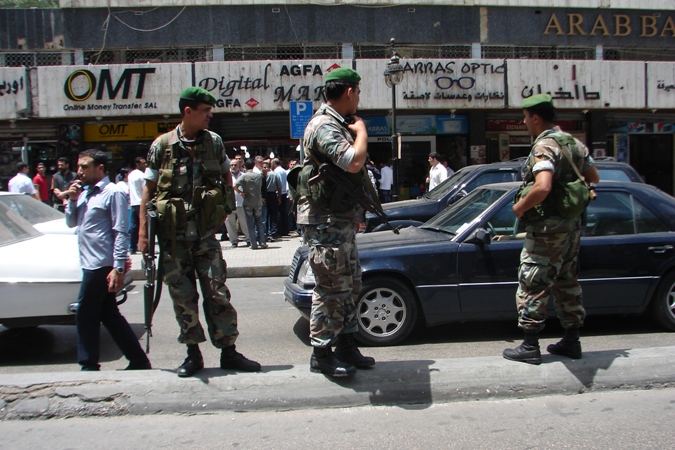 تحول شارع رياض الصلح في صيدا ظهر اليوم إلى ثكنة عسكرية بعد حصول تلاسن كاد يؤدي إلى اشتباكات بالأيدي لولا تدخل الجيش اللبناني    تصوير هلال حبلي