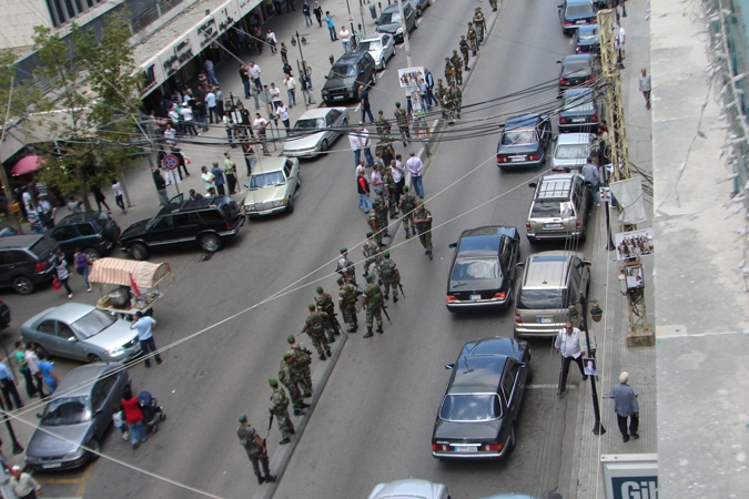 تحول شارع رياض الصلح في صيدا ظهر اليوم إلى ثكنة عسكرية بعد حصول تلاسن كاد يؤدي إلى اشتباكات بالأيدي لولا تدخل الجيش اللبناني    تصوير هلال حبلي