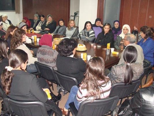 سعد  خلال لقائه عضوات الهيئة النسائية الشعبية بحضور رئيسة الهيئة النسائية الشعبية السيدة إيمان سعد