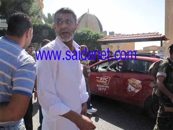 عائلة المصري تنزل الشيخ غازي حنينة من على منبره في جامع حمزة