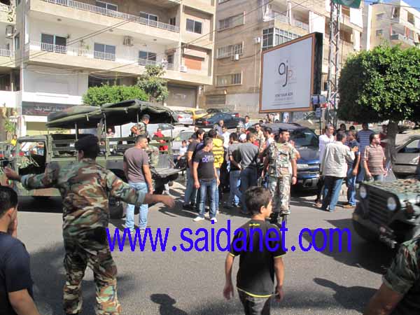 عائلة المصري تنزل الشيخ غازي حنينة من على منبره في جامع حمزة