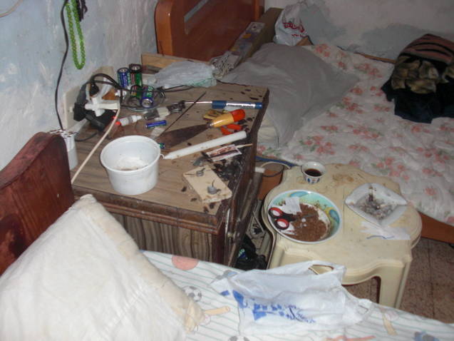 نهوند اسيرة وحشية الاب منذ احد عشر عاما في صيدا .بانتظار يد العون و المساعد صيدا-عفيف الجردلي